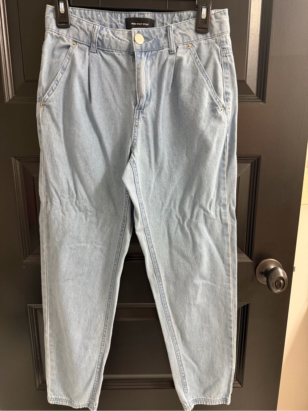 Who What Wear Light Wash Pleated Tapered Jeans Size 2